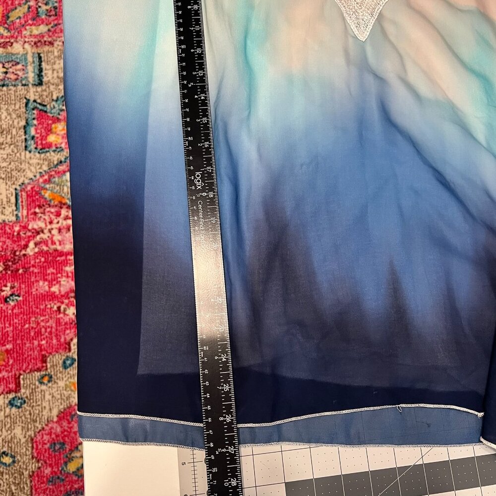 COLLEEN LOPEZ Blue & White Ombre ¾ Batwing Sequin Trim‎ Blouse Top (Size 2X) - Picture 10 of 10